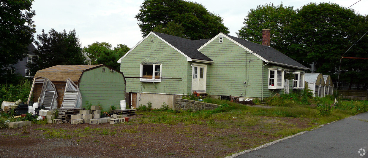 Primary Photo - 8-12 Ocean Ave