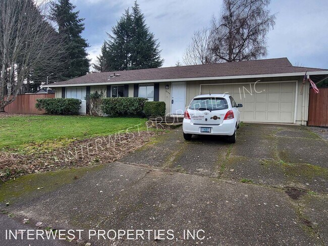 Building Photo - 3 br, 1 bath House - 8048 SE JENNINGS AVE