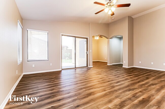 Foto del edificio - 16032 N 159th Ln