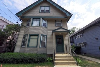 Building Photo - 645 E Johnson St