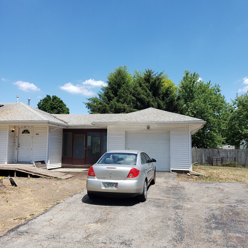Garage and breezeway - 203 S Madison St