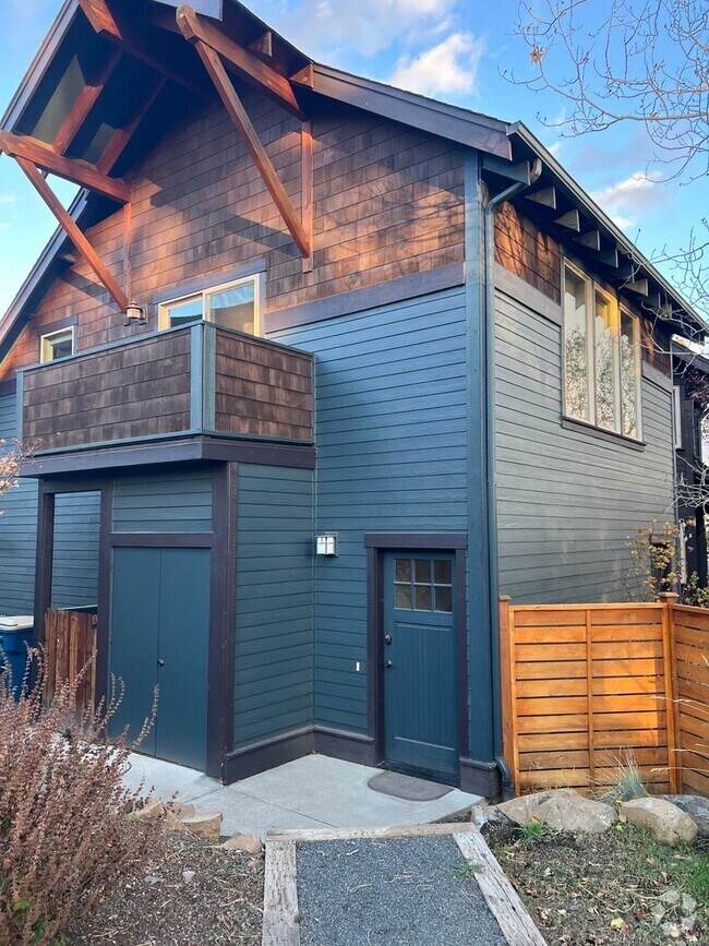 Hawks Ridge Apartments under 2,000 Bend, OR 1 Rentals