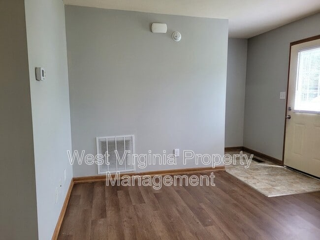 Building Photo - 156 Cardinal Wy