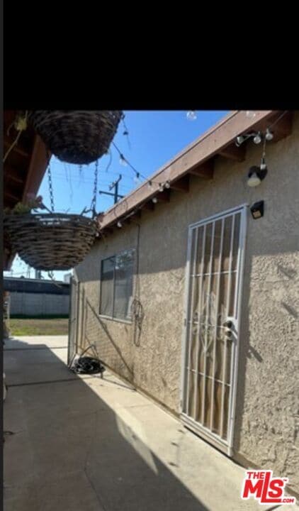 Foto del edificio - 4834 W 142nd St