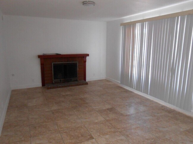 Foto del edificio - Single Story Home w/4 Bedrooms in Spring V...