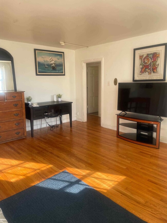 Building Photo - 2901 N Broom St