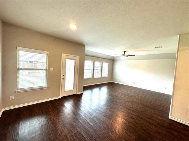 Building Photo - 3140 Overlook Dr