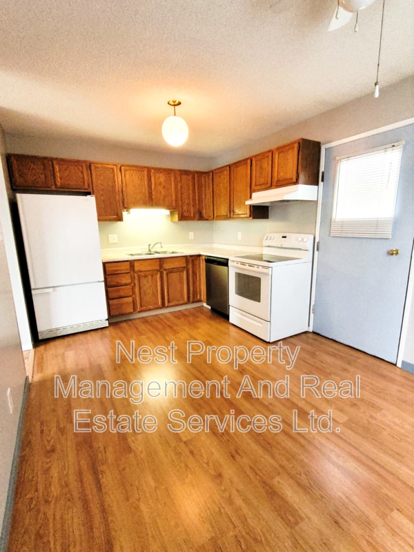 Building Photo - 10 Hallman St