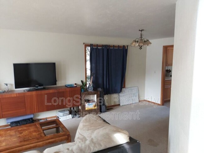 Building Photo - 1446 SW Birdie Dr