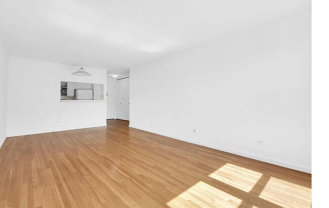 Building Photo - 35-20 Leverich St