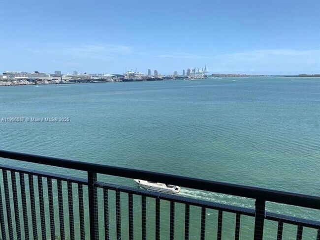 Photo - 540 Brickell Key Dr Apartment