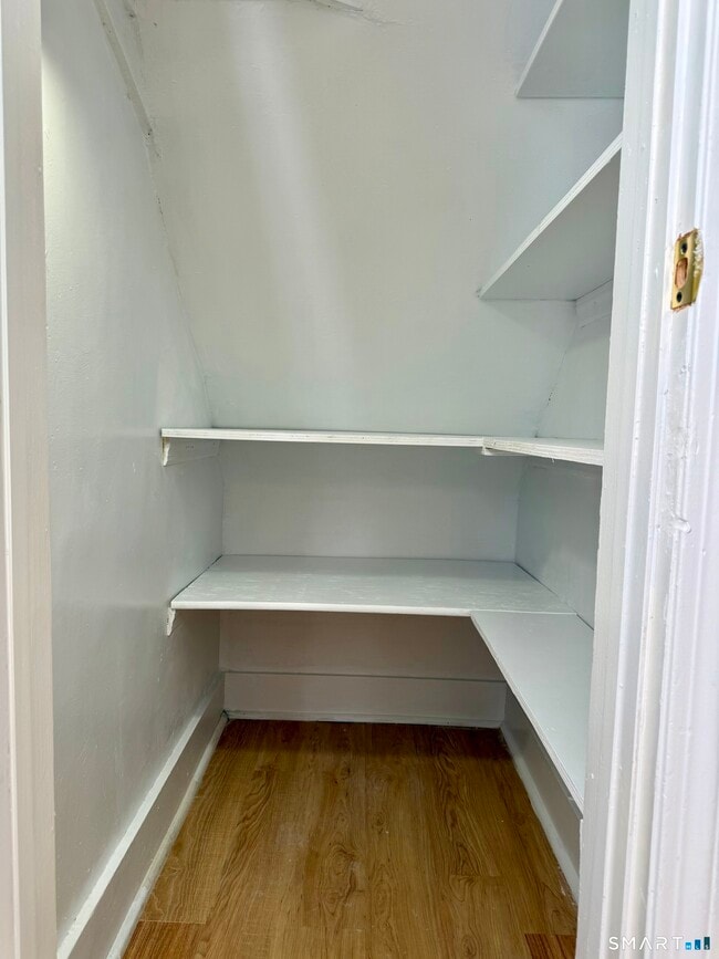 Building Photo - 168 Alfred St