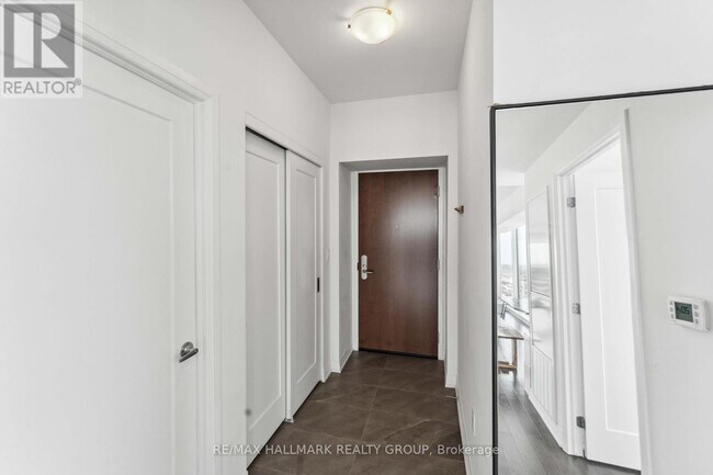 Photo du bâtiment - 805-3805 Carling Ave