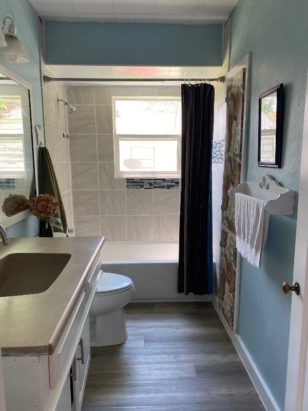 Building Photo - 1006 SW 5th Ave