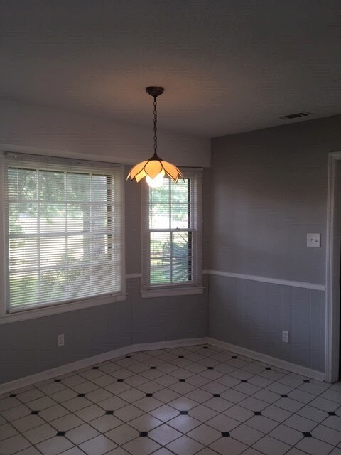 Building Photo - 1511 Chevy Chase Rd