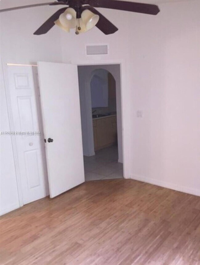 Foto del edificio - 2921 SE 13th Rd