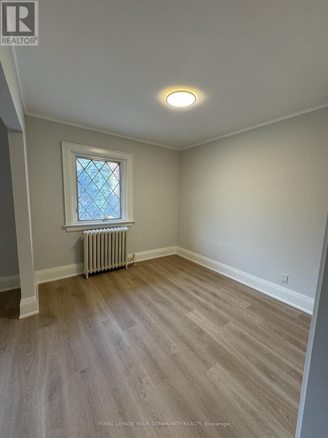 Photo du bâtiment - 183 St Clair Ave E