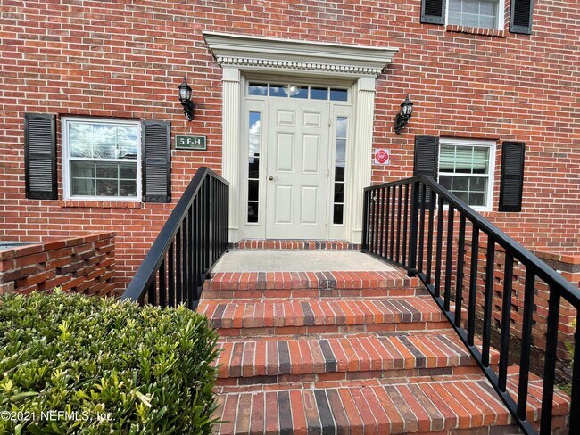 Foto del edificio - 4915 Baymeadows Rd