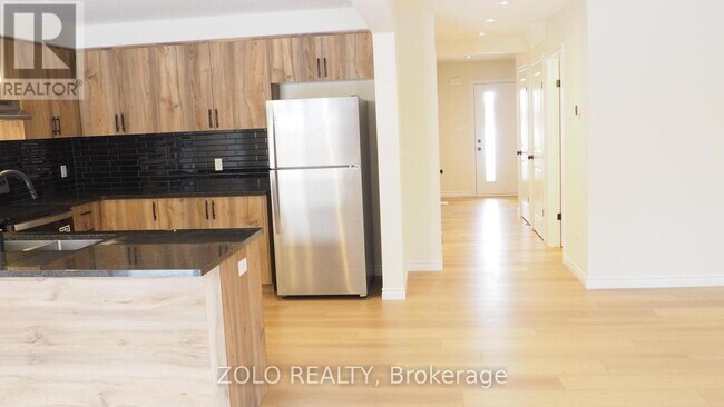 Building Photo - 8 Riddell Dr