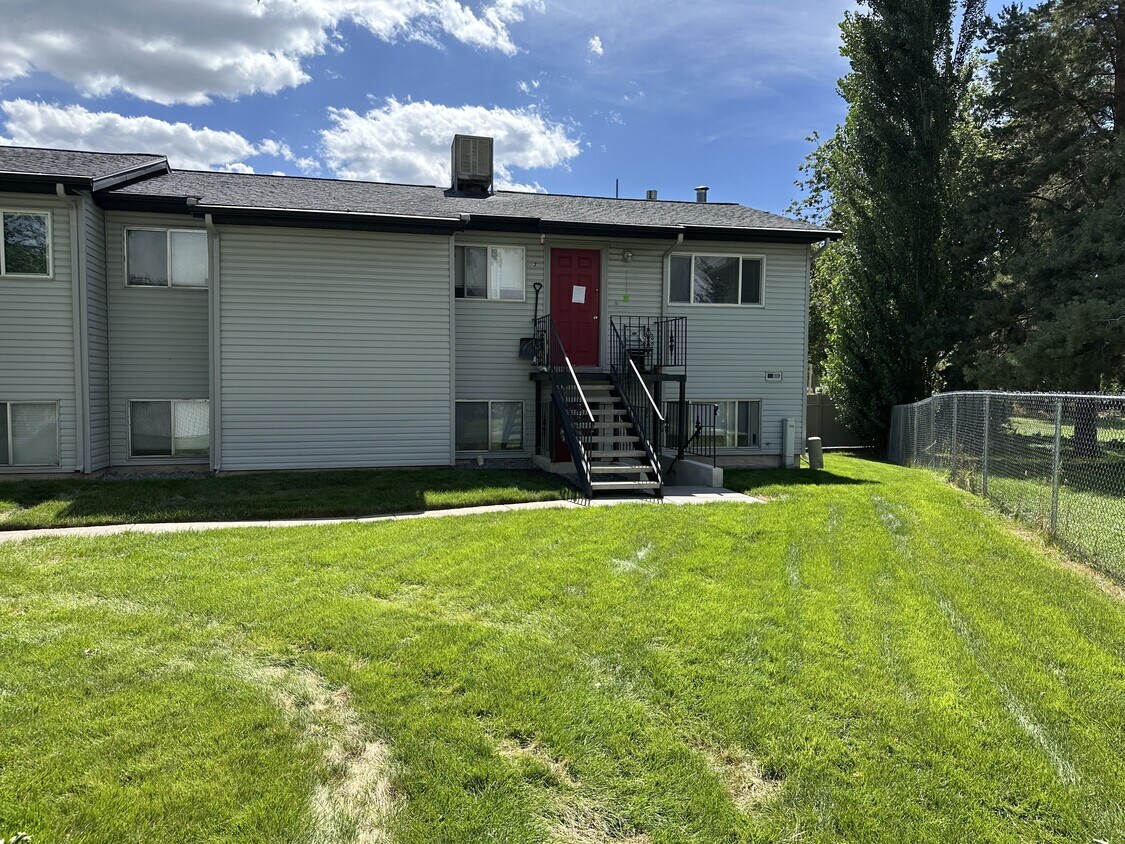 Building Photo - 870 W 530 S