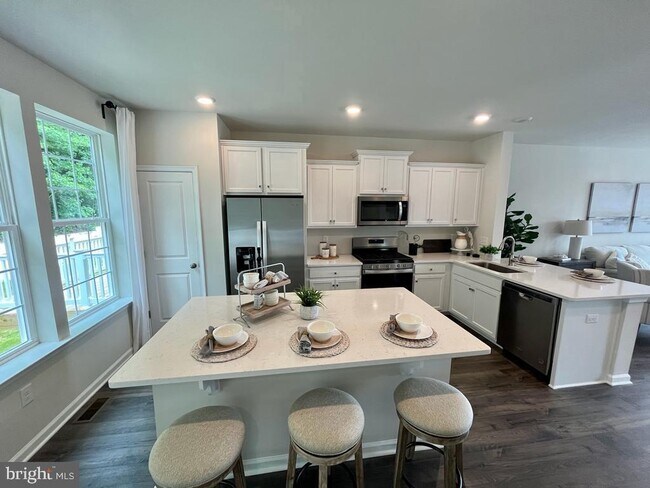 Foto del edificio - 114 Levis Dr