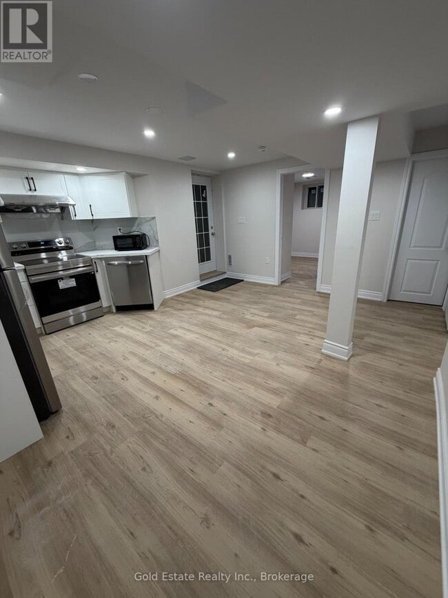 Building Photo - 1034 Old Oak Dr