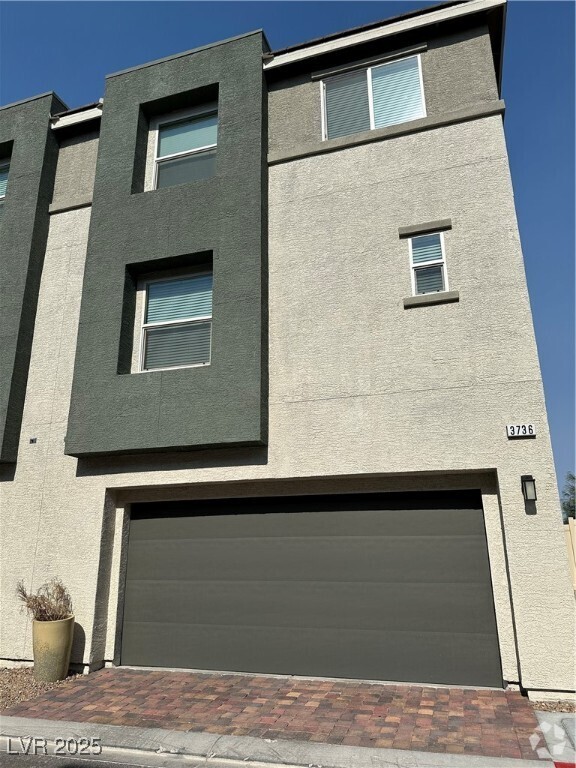 Building Photo - 3736 Enchanted Sky St