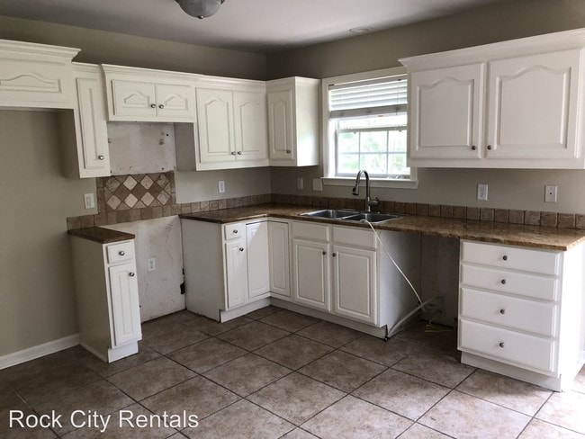 Building Photo - 3 br, 2 bath House - 6108 Sandy Lane
