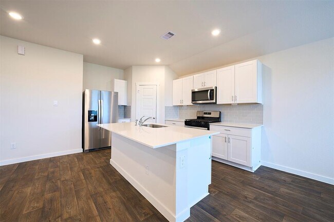 Building Photo - 420 Merriman Rd