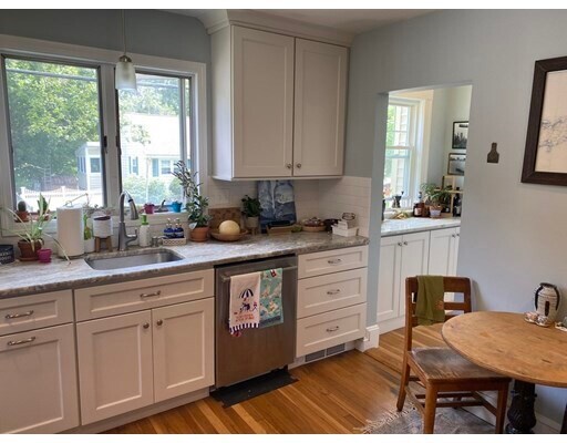 Foto del edificio - 337 Summer St