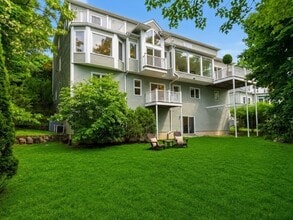 Building Photo - 75 Huntington Rd