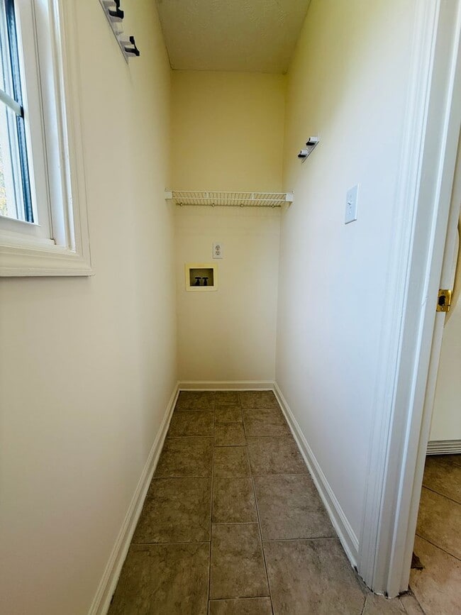 Building Photo - 104 Liberty Ct