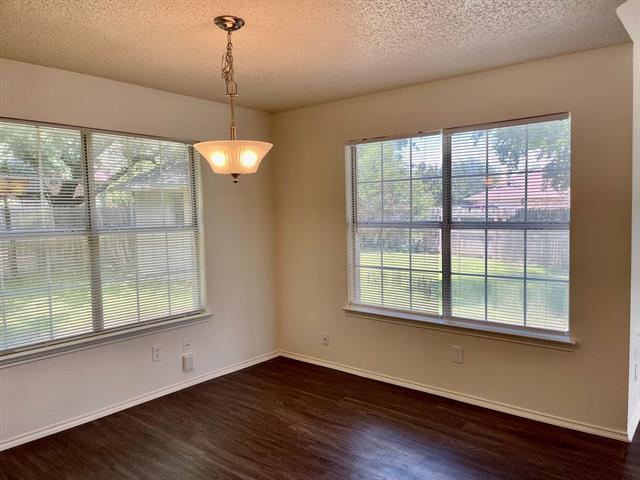Building Photo - 5202 Sherburne Dr