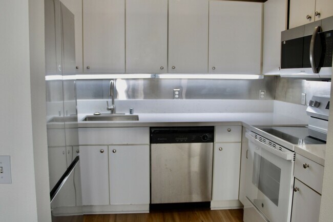 Building Photo - 175 Bluxome St