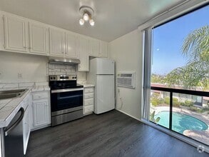 Building Photo - 6924 Hyde Park Dr