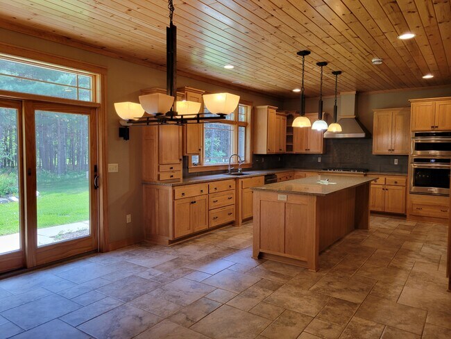 Building Photo - 28125 Sunny Beach Rd