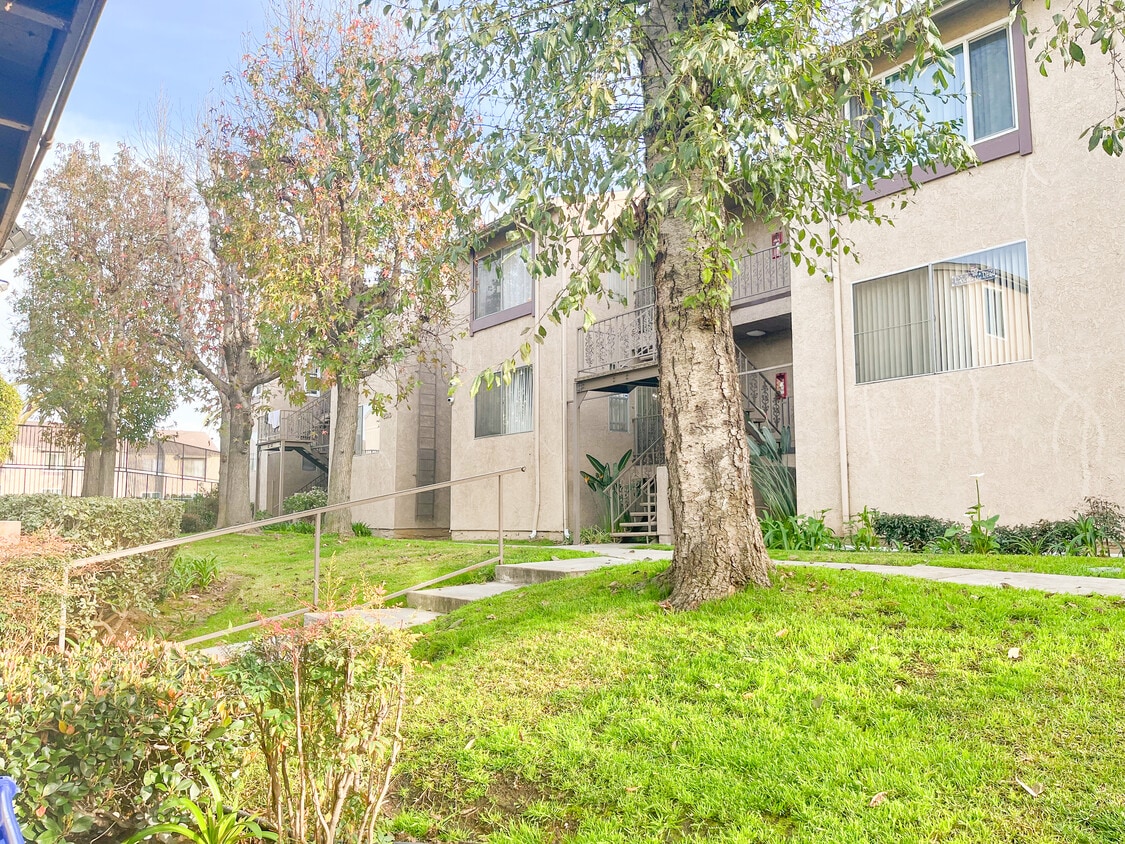 Primary Photo - 2310 Lillyvale Ave