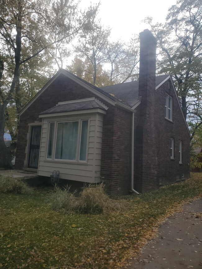 Building Photo - 8059 Middlepoint St