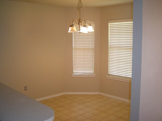 Foto del edificio - Half Off 1st Full Month's Rent with 12 mon...