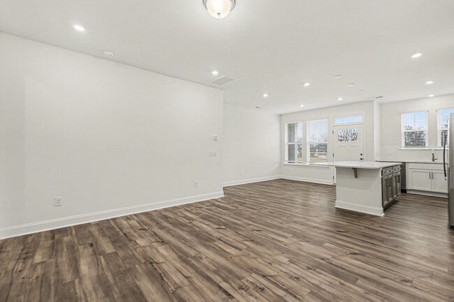 Building Photo - 2915 Herringbone Rd