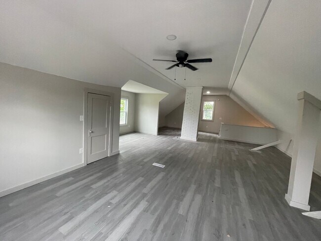 Building Photo - Coming Soon! Section 8 Accepted! Renovatio...