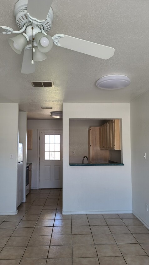 Primary Photo - 112 Rockwell Way