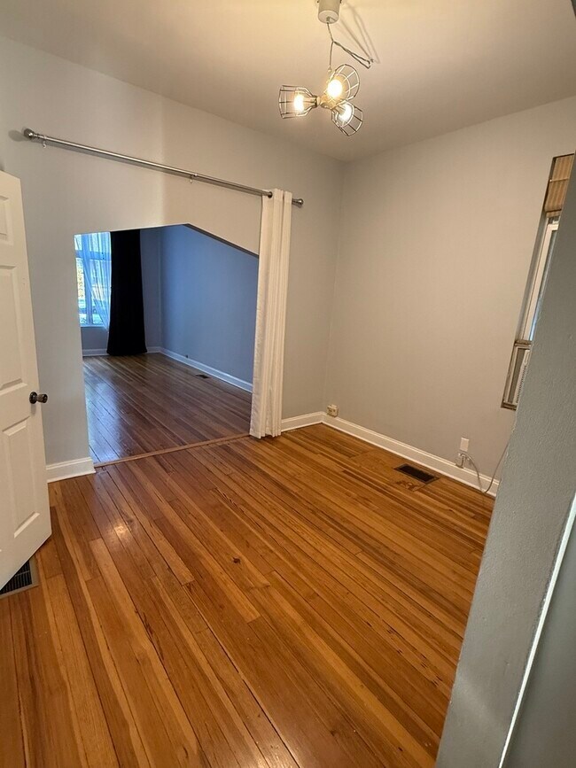 Foto del edificio - 3044 N Leavitt St