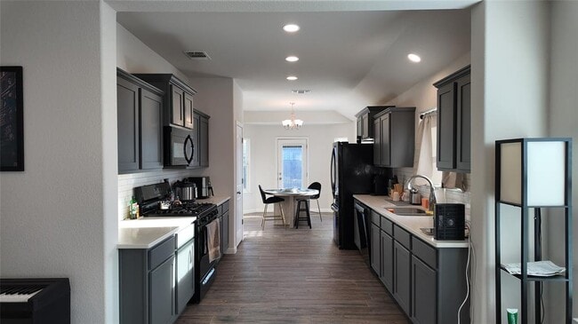 Building Photo - 5659 Sabbia Dr