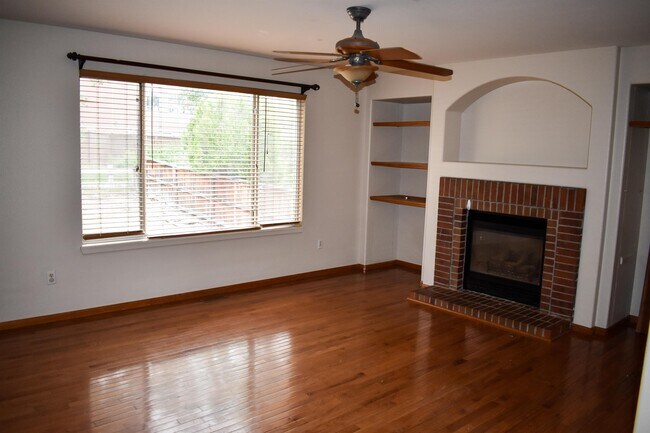Building Photo - 2076 W Fendlebrush St