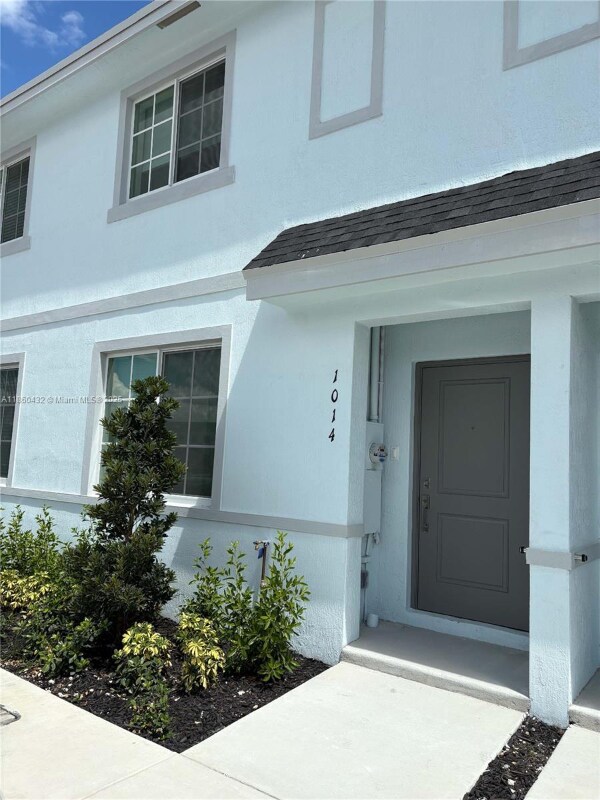 Foto principal - 1014 W Davis Pkwy