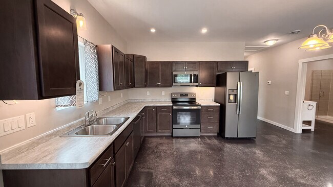 Foto del edificio - 17206 Franklin Loop
