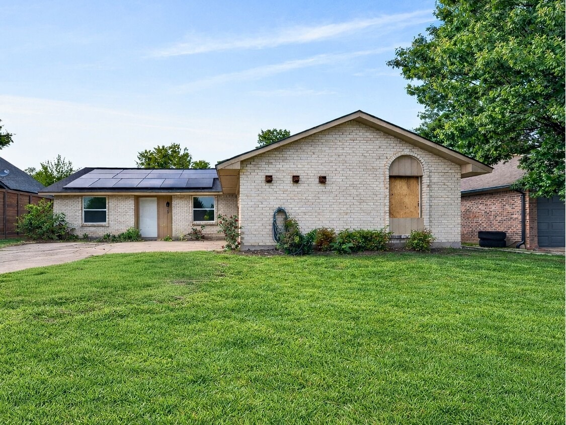 Photo - 709 Brookview Dr (Garland, TX)