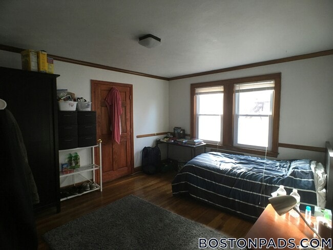 Building Photo - 22 Radnor Rd