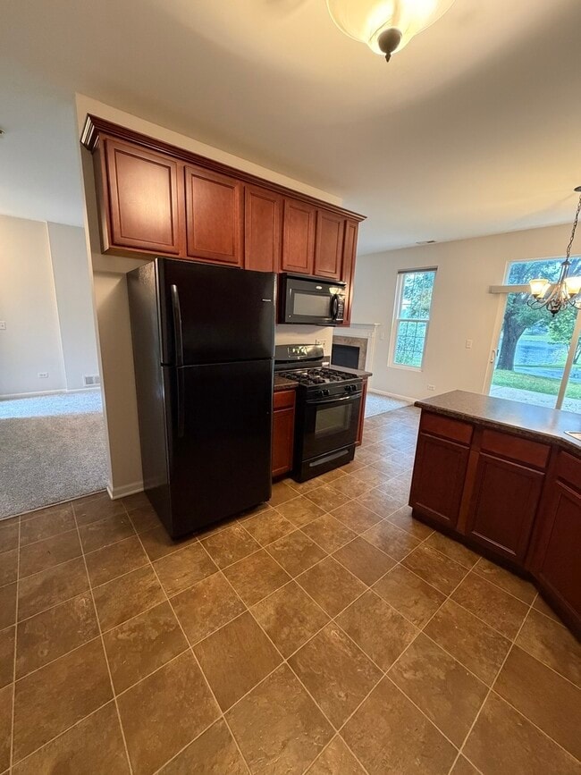 Building Photo - 4917 Montauk Dr